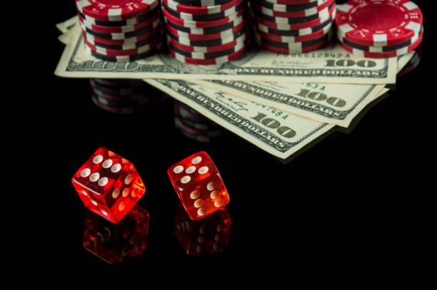 lobitoto live baccarat table with professional dealer and real-time card display